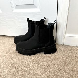 Women's Low Heel Chelsea Boots